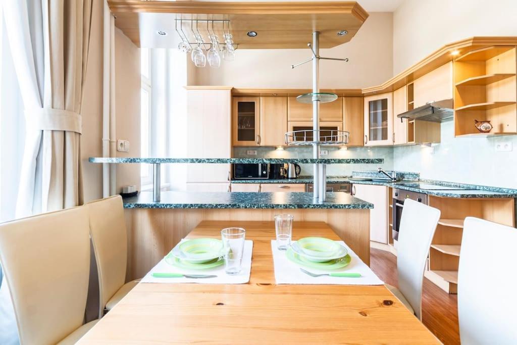 Apartment Termal カルロヴィ・ヴァリ エクステリア 写真